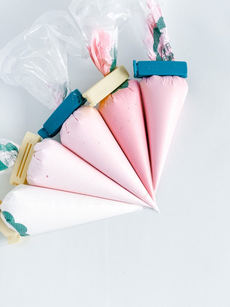 The Ultimate Guide to Royal Icing Cookie Decorating {For Beginners}