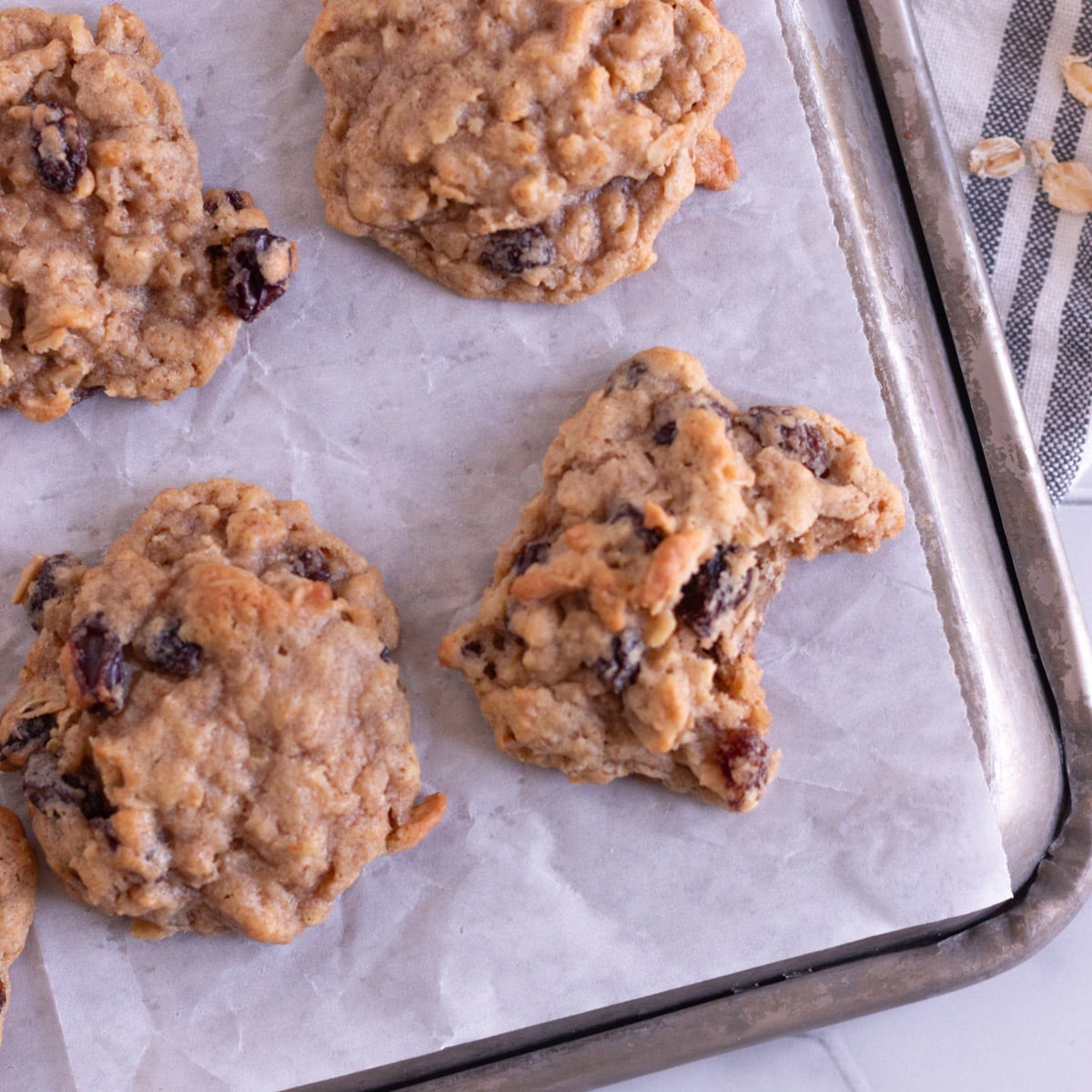 Easy Crisco Oatmeal Raisin Cookie Recipe The Frosted Kitchen